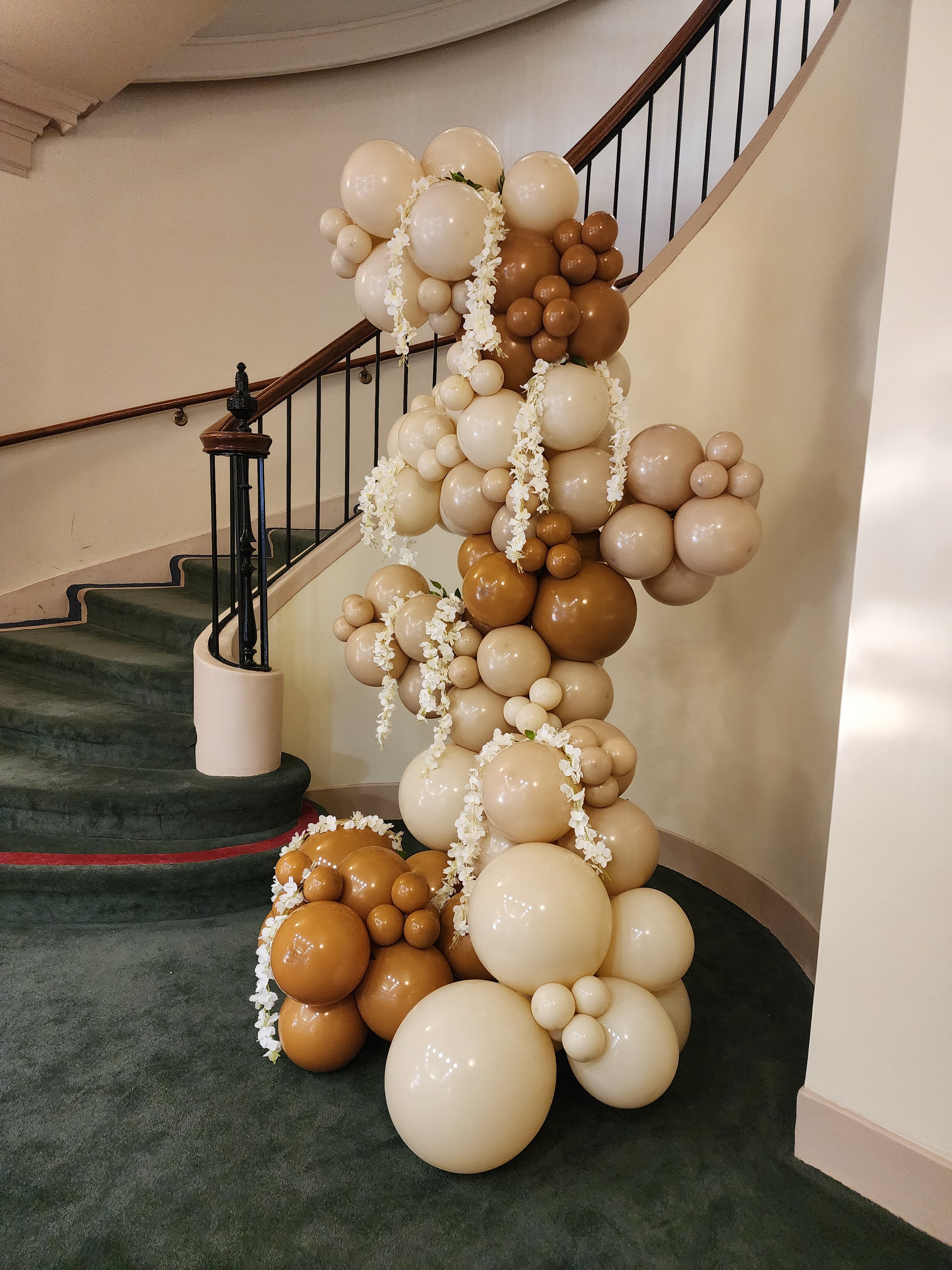 Freestanding Garland